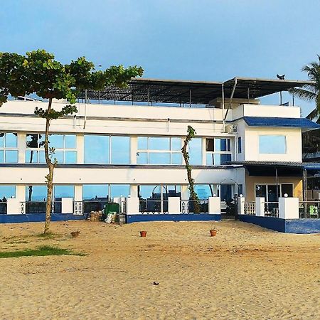 Alleppey Holiday Beach Resort Alappuzha Exteriör bild
