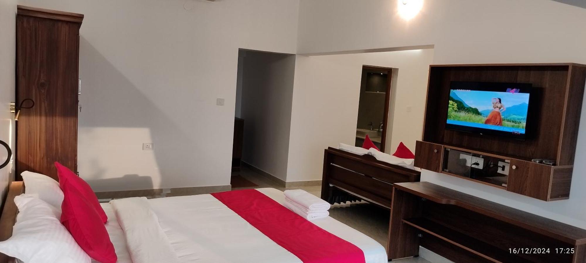 Alleppey Holiday Beach Resort Alappuzha Exteriör bild
