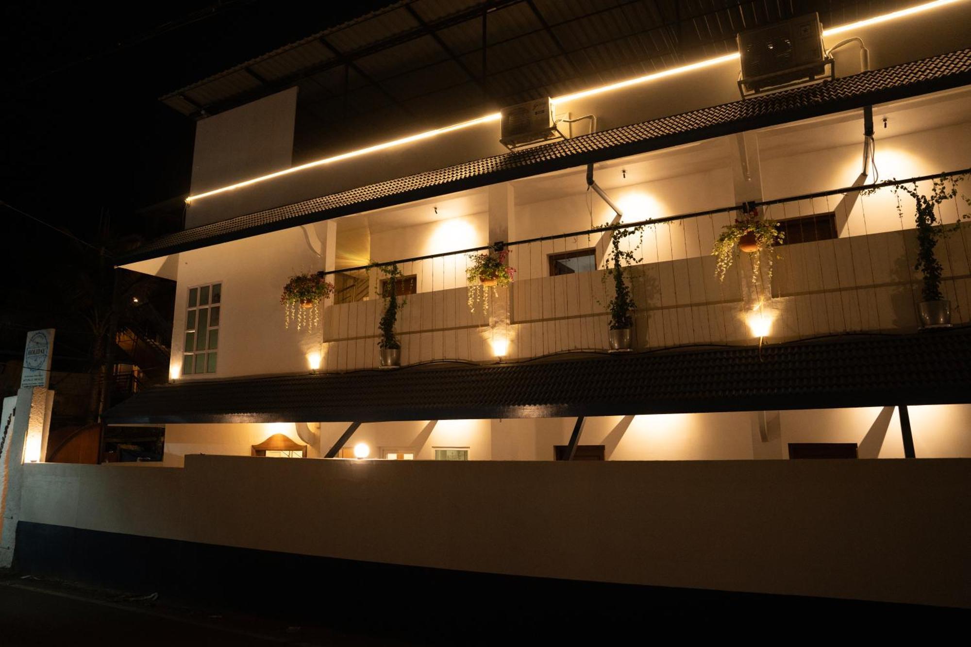 Alleppey Holiday Beach Resort Alappuzha Exteriör bild