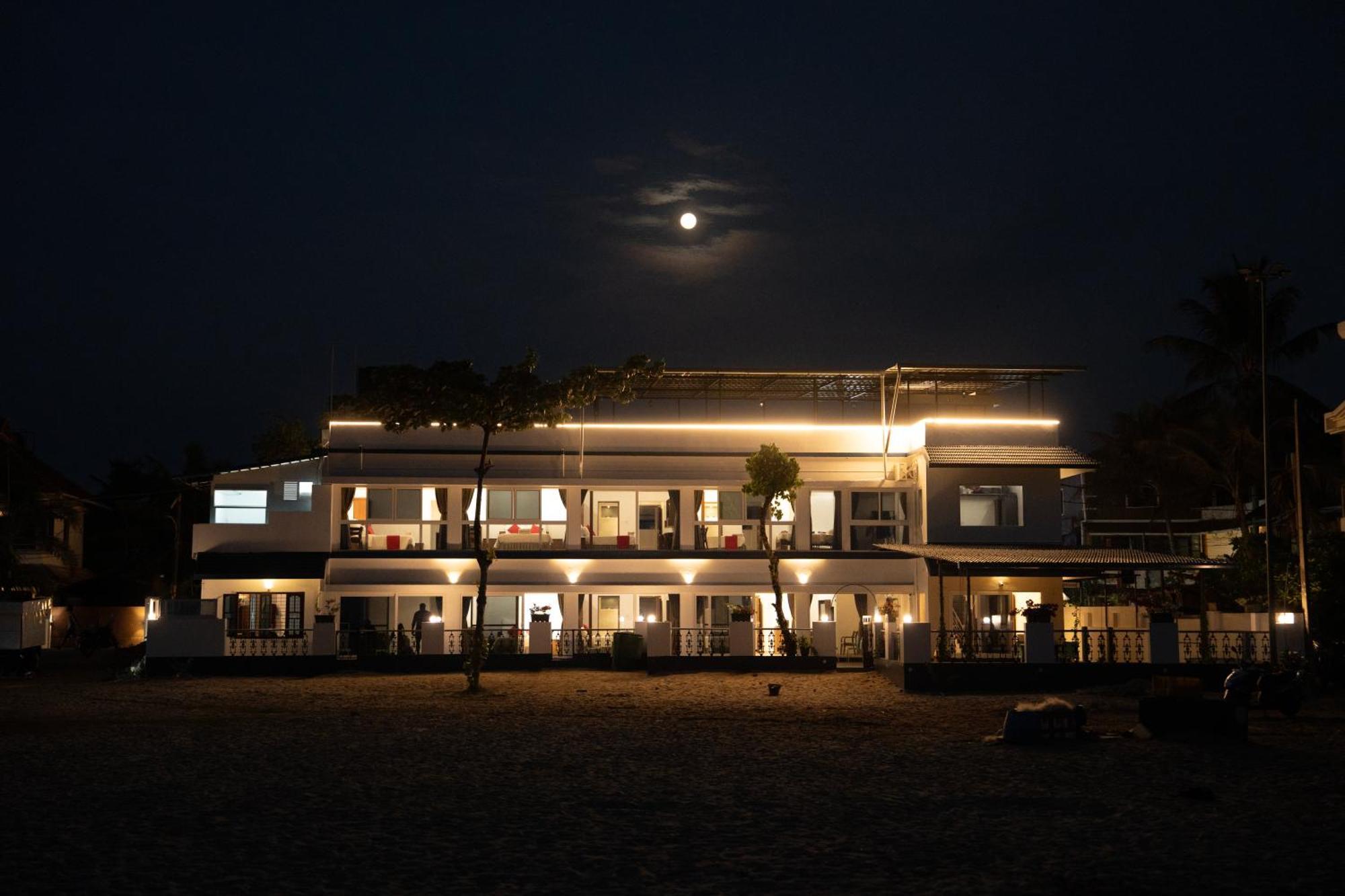 Alleppey Holiday Beach Resort Alappuzha Exteriör bild