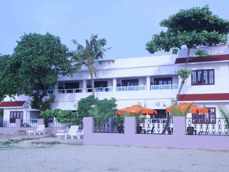 Alleppey Holiday Beach Resort Alappuzha Exteriör bild